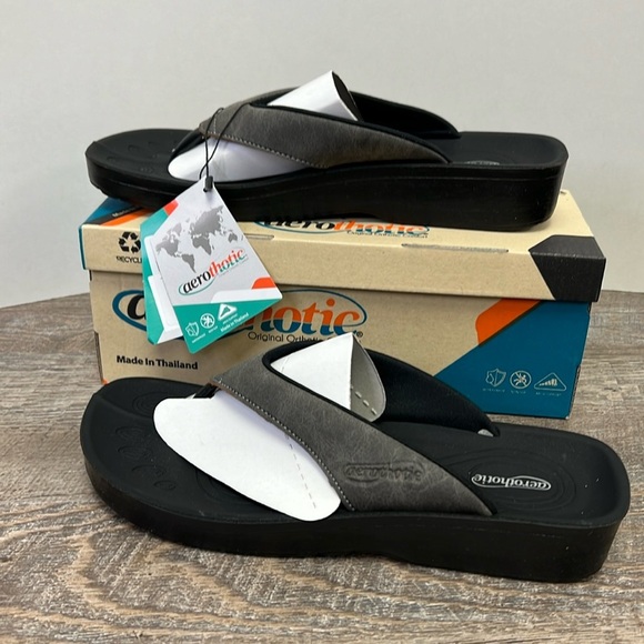 NWT Aerothotic Cuta Women’s Comfortable Flip Flops Size 11 - Picture 1 of 7